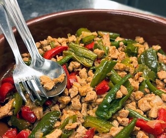 Replay Pays basque : l'axoa - Voyage en cuisine