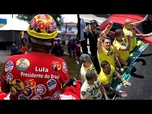 Replay À une semaine de la présidentielle au Brésil, Lula et Flávio Bolsonaro font campagne sur le terrain