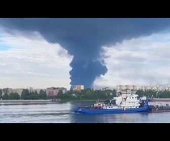 Replay Nouvelles frappes ukrainiennes contre des raffineries russes, Moscou vise une gare et un navire
