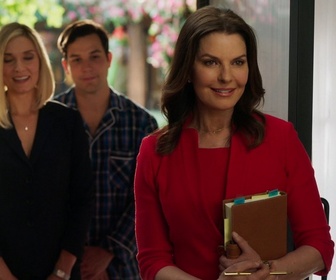 Replay Graves - S02 E01