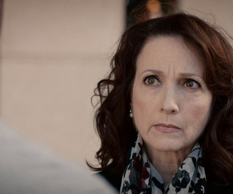 Replay Madam Secretary - S2 E12 - La voie du milieu