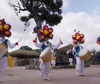 Replay ARTE Journal - L'art de rue coréen invité au festival d'Avignon