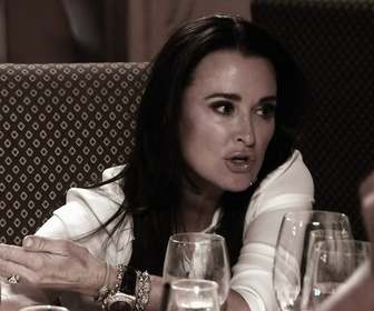 Replay Les real housewives de Beverly Hills - S3 E16 - Les housewives à Paris 2/2