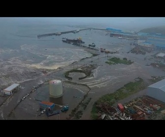 Replay Alerte au tsunami dans le Pacifique après un puissant séisme en Russie