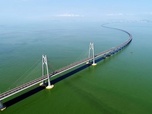 Replay 28 minutes - Un pont suspendu qui donne le vertige