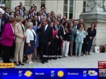 Replay L'image du jour - À peine arrivé à l'Assemblée, François Hollande déclenche la pluie