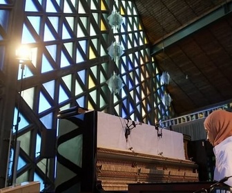 Replay ARTE Journal - La pianiste Büşra Kayıkçı, entre musique et architecture