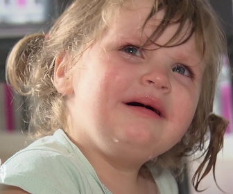 Replay Super Nanny - 23 ans, 3 enfants en 5 années et seule à la maison, aidez-moi !