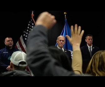 Replay Le Tsar des frontières de Trump, Tom Homan, entend rétablir la loi et l'ordre à Minneapolis