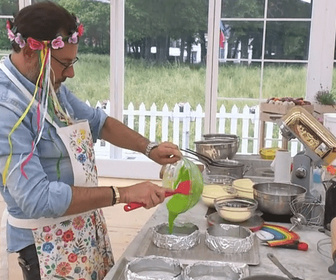 Replay Le meilleur pâtissier Célébrités - Flower power - le rainbow cake