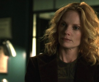 Replay Les experts - S03 E14 - Par amitié