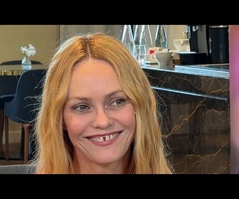 Replay Vanessa Paradis nous parle de ses rêves musicaux et de ses cauchemars d'IA