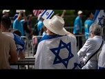 Replay Des milliers de personnes participent au défilé annuel de la Journée d'Israël à New York