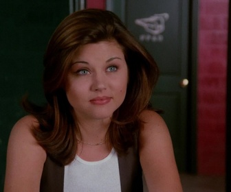 Replay Beverly Hills, 90210 - S06 E11 - Tel est pris qui croyait prendre