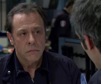 Replay Central nuit - S04 E06 - Un beau Flag