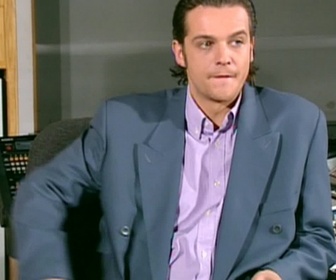 Replay Hélène et les garçons - S07 E13 - L'acceptation