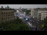 Replay Rassemblement pro-Vucic à Belgrade, dans un contexte de mécontentement croissant