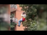 Replay Incident de téléphérique à Naples : les images du sauvetage des passagers de la deuxième cabine